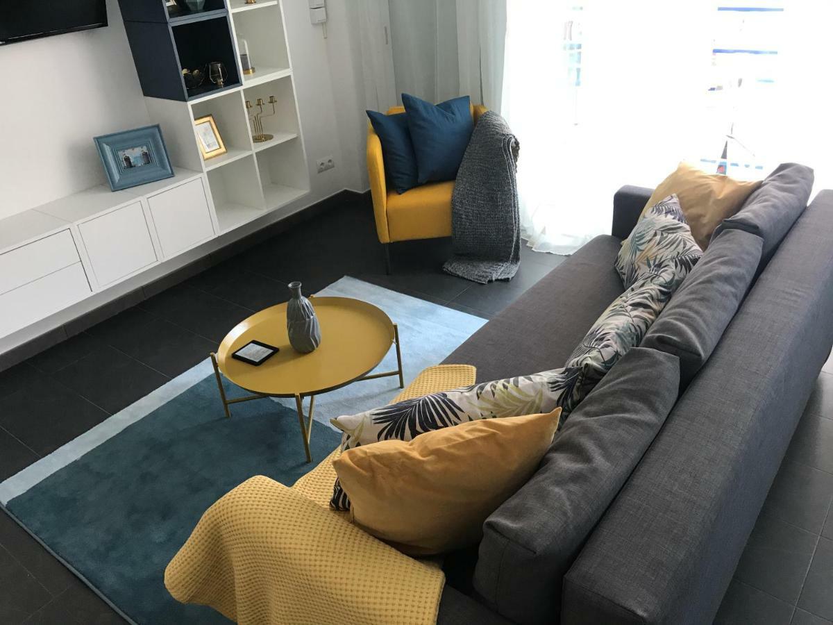 Sunny Flat In Sitges 30 Seconds To Beach, Balcony & Sea Views! エクステリア 写真