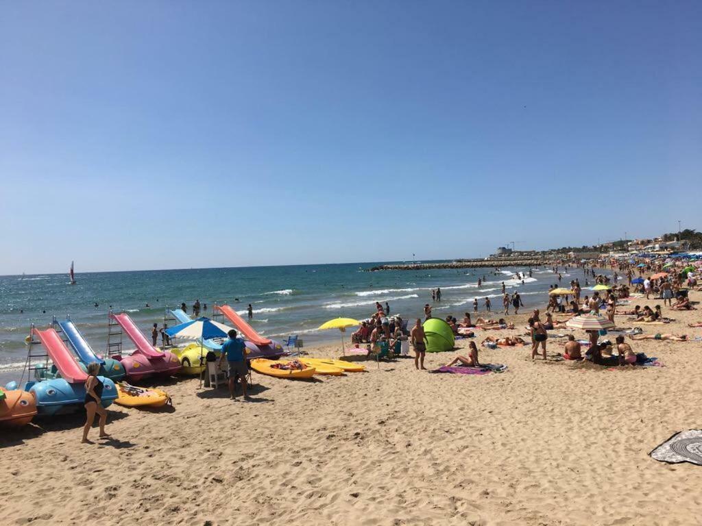 Sunny Flat In Sitges 30 Seconds To Beach, Balcony & Sea Views! エクステリア 写真