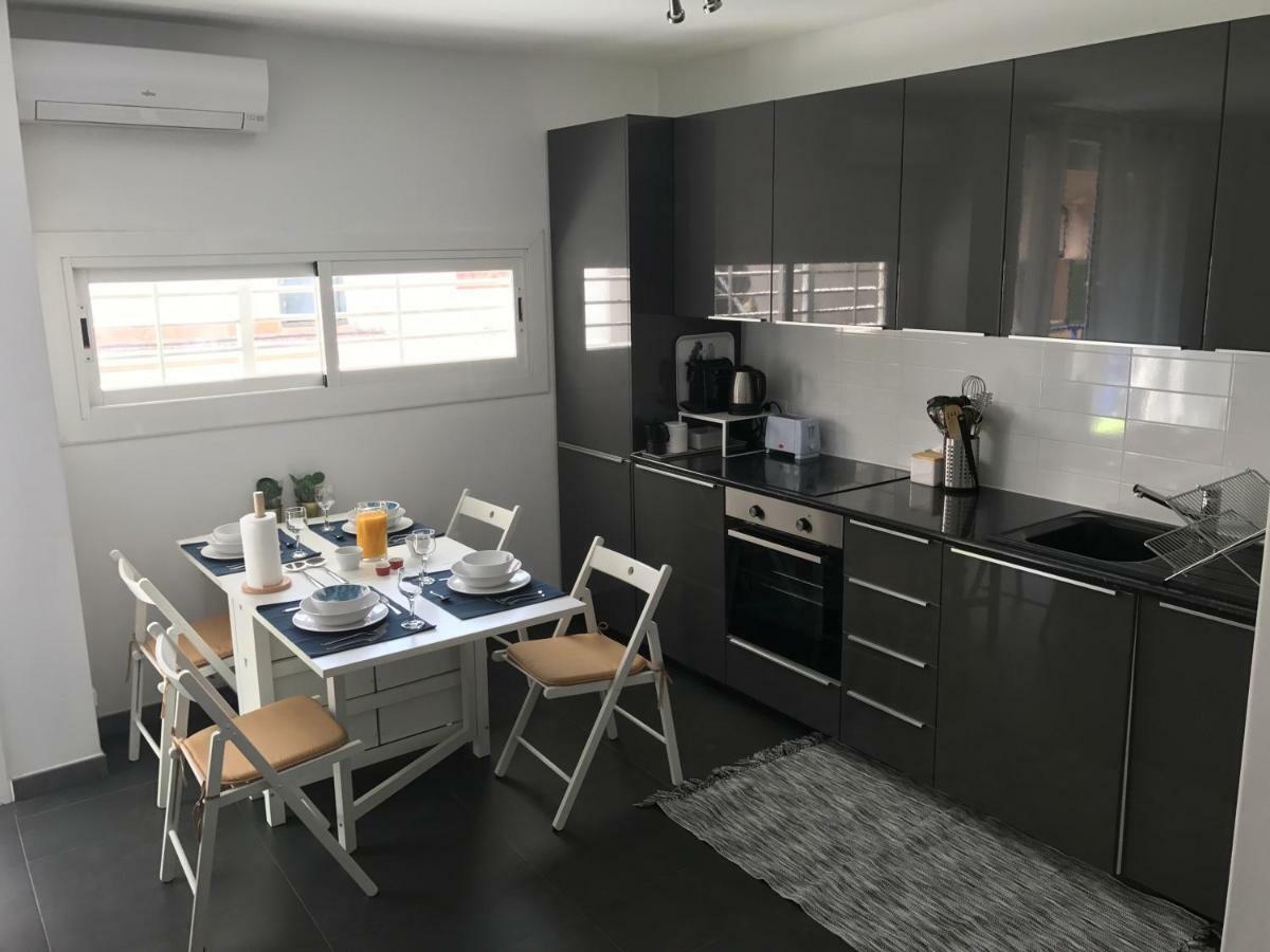Sunny Flat In Sitges 30 Seconds To Beach, Balcony & Sea Views! エクステリア 写真