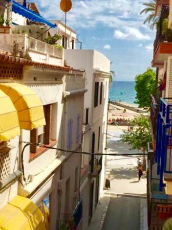 Sunny Flat In Sitges 30 Seconds To Beach, Balcony & Sea Views! エクステリア 写真