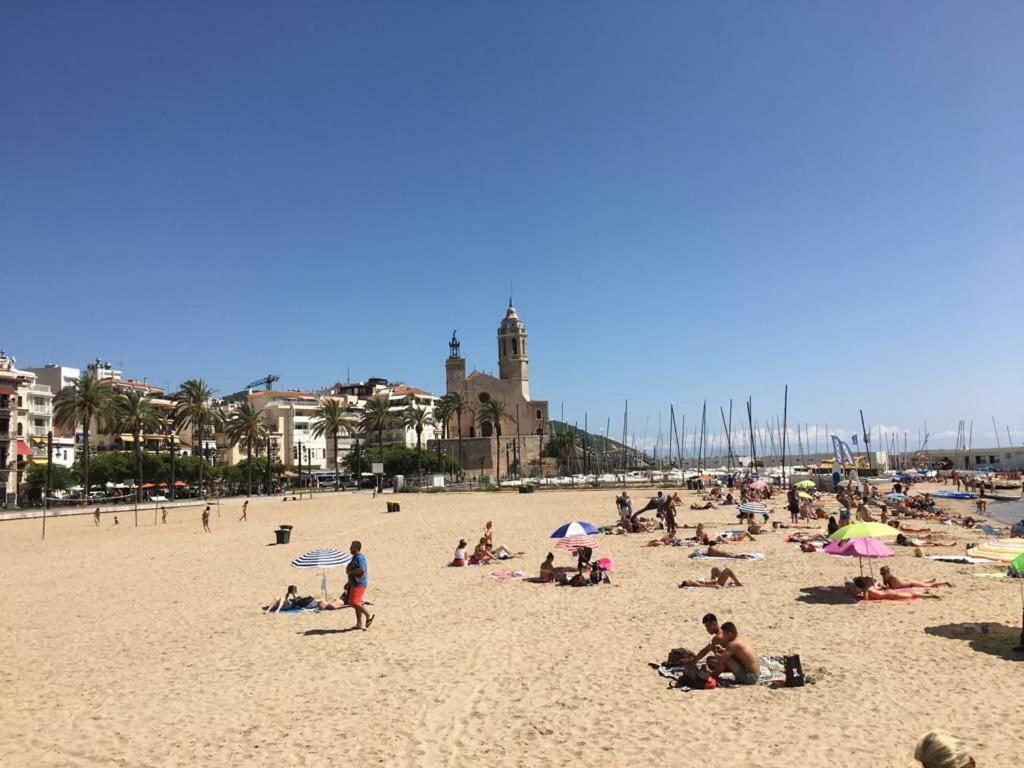 Sunny Flat In Sitges 30 Seconds To Beach, Balcony & Sea Views! エクステリア 写真