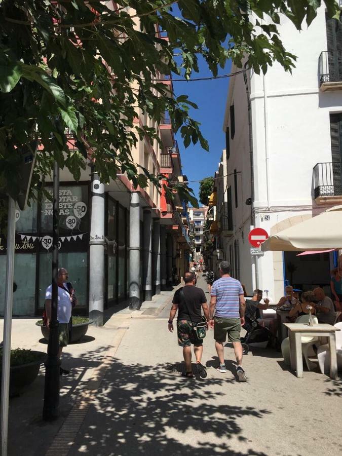 Sunny Flat In Sitges 30 Seconds To Beach, Balcony & Sea Views! エクステリア 写真