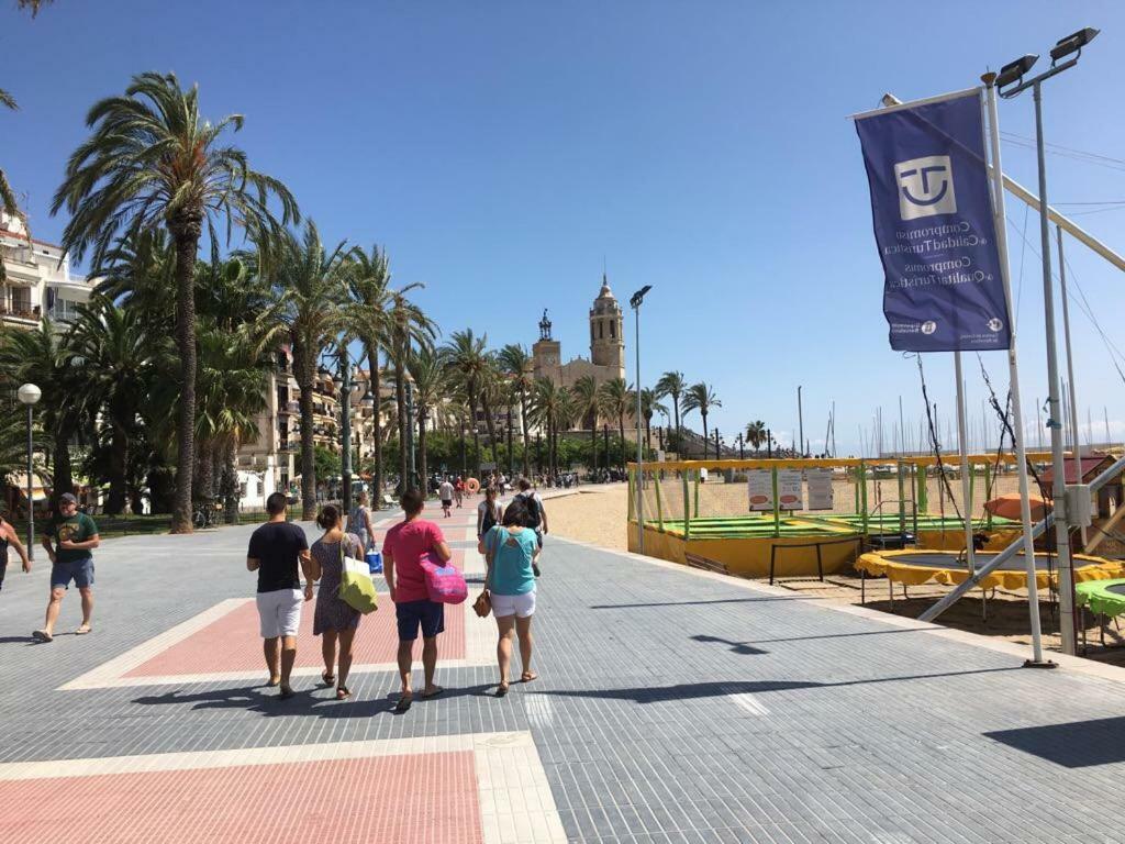 Sunny Flat In Sitges 30 Seconds To Beach, Balcony & Sea Views! エクステリア 写真